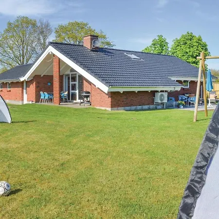 Three-bedroom In Hadsund Ferienhaus Hadsund