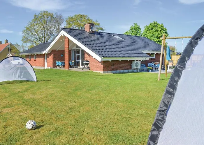 Three-bedroom In Vakantiehuis Hadsund